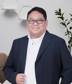 นายอมรศักดิ์ แดงแสงทอง